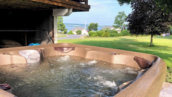 Outdoor spa tub - Lakeside Lookout: Gorgeous Seneca Lake Views Right Off Wine Trail! (Romulus)