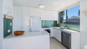 Oven, stovetop, dishwasher