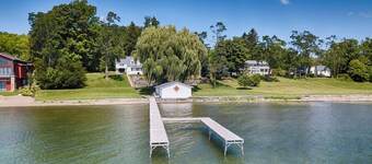 Longue vue sur la crique: Vues! Vues! Vues!