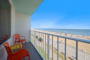 Property grounds - 1BR Beachfront + Private Balcony & Heated Pool (Virginia Beach)