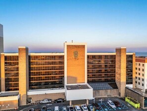 Exterior - Beach When It’s Hot- Indoor Pool When It’s Not (Virginia Beach)