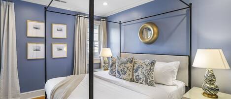 4 habitaciones, tabla de planchar con plancha, wifi y ropa de cama