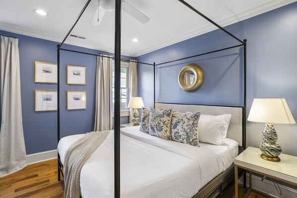4 habitaciones, tabla de planchar con plancha, wifi y ropa de cama