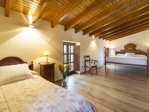 6 chambres, fer et planche à repasser, accès Internet, draps fournis