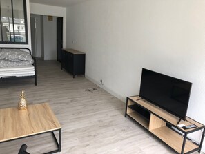 1 chambre, fer et planche à repasser, Wi-Fi, draps fournis