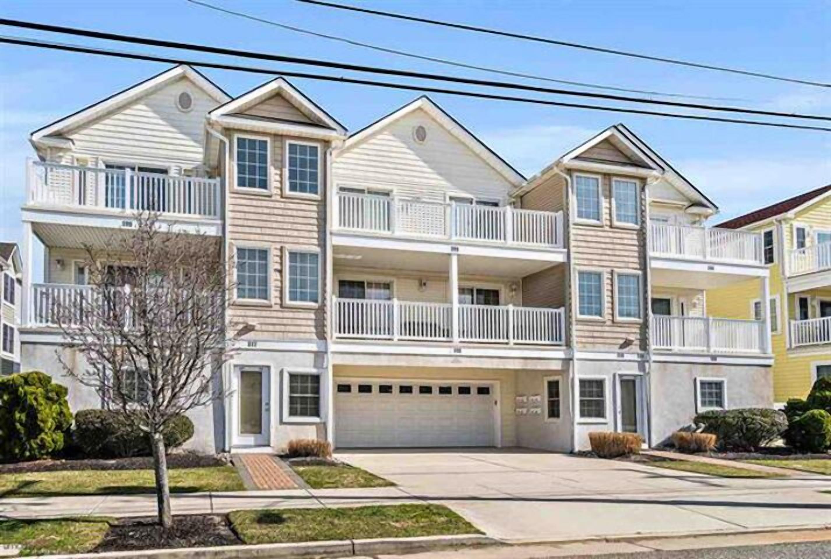Three bedroom, 2 bath unit on 300 block of E. 25th Avenue in North Wildwood!