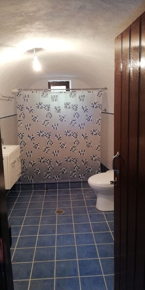 Towels, toilet paper - Recently reinovated stone-tower! (Milea)