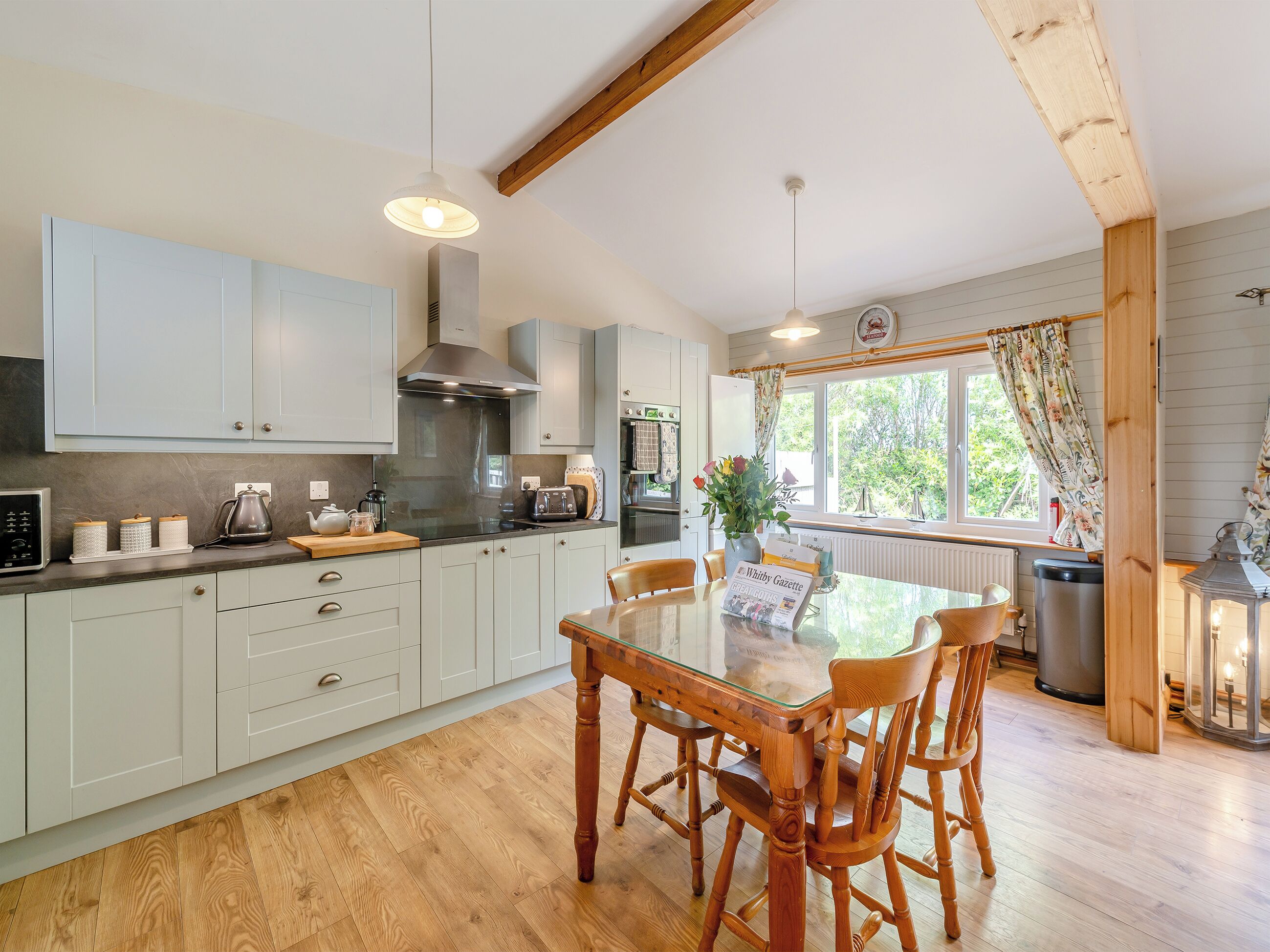 Dishwasher, high chair