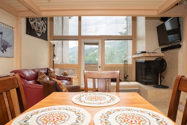 Dining - Light, Bright, Mountain Views, Just Steps to Complimentary Shuttle (Vail)