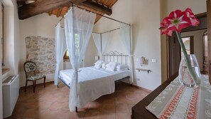 7 chambres, accès Internet, draps fournis