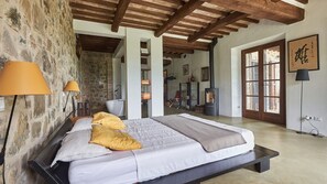3 chambres, accès à Internet, literie fournie
