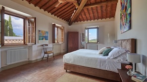 5 bedrooms, Internet, bed sheets
