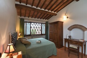 5 habitaciones, internet y ropa de cama 