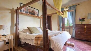 4 habitaciones, internet y ropa de cama