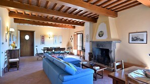 TV, fireplace - Sant'Angelo Relais, Bibbiena, Arezzo and Cortona (Bibbiena)