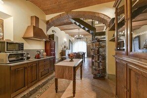 Dining - Le Volte, Gaiole in Chianti, Siena and Chianti (Gaiole in Chianti)