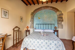 7 bedrooms, desk, internet, bed sheets - Casa Ceperano, Radda in Chianti, Siena and Chianti (Radda in Chianti)
