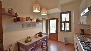 Fridge, microwave, oven, stovetop - Le Ginestre, Montevarchi, Arezzo and Cortona (Montevarchi)