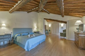 4 chambres, bureau, accès Internet, draps fournis