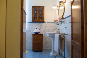 Hair dryer, towels