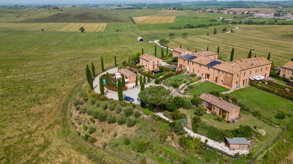 Exterior - Il Girasole, Castelnuovo Berardenga, Siena and Chianti (Castelnuovo Berardenga)