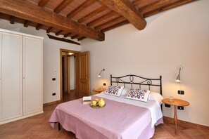 2 sovrum, internet och sängkläder