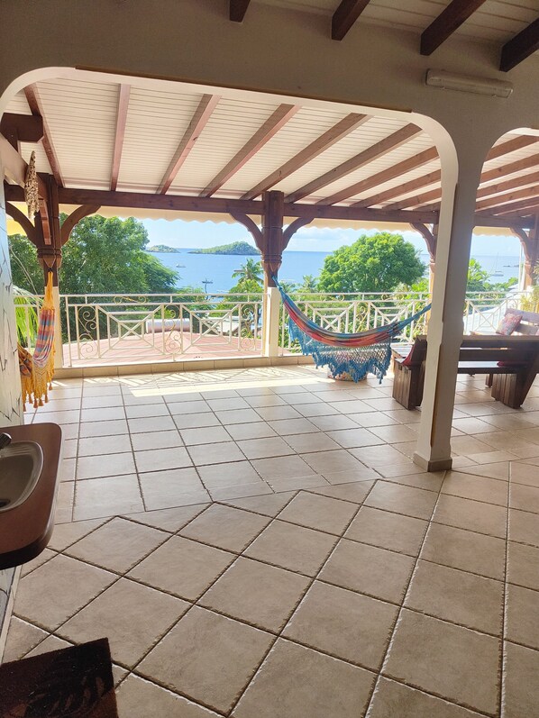 Terrace/patio - GREAT VILLA THEANA. (BOUILLANTE)