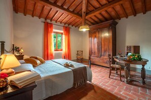 4 chambres, fer et planche à repasser, accès Internet, draps fournis