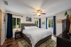 3 bedrooms, desk, iron/ironing board, WiFi