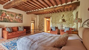 4 Schlafzimmer, Bügeleisen/Bügelbrett, Internetzugang, Bettwäsche