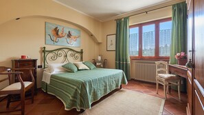 2 bedrooms, internet, bed sheets - Ciacchieri, Gaiole in Chianti, Siena and Chianti (Gaiole in Chianti)