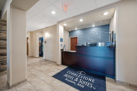 Front of property. Cobblestone Hotel & Suites - Austin