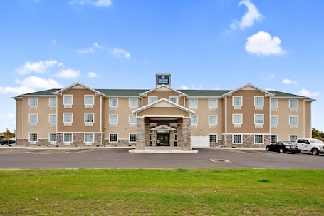 Exterior. Cobblestone Hotel & Suites - Austin