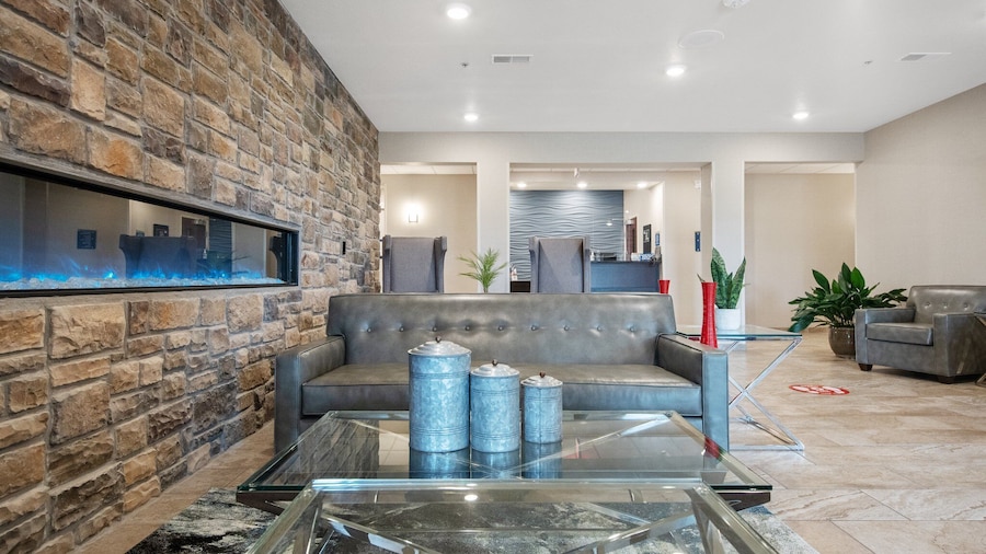 Cobblestone Hotel & Suites - Austin