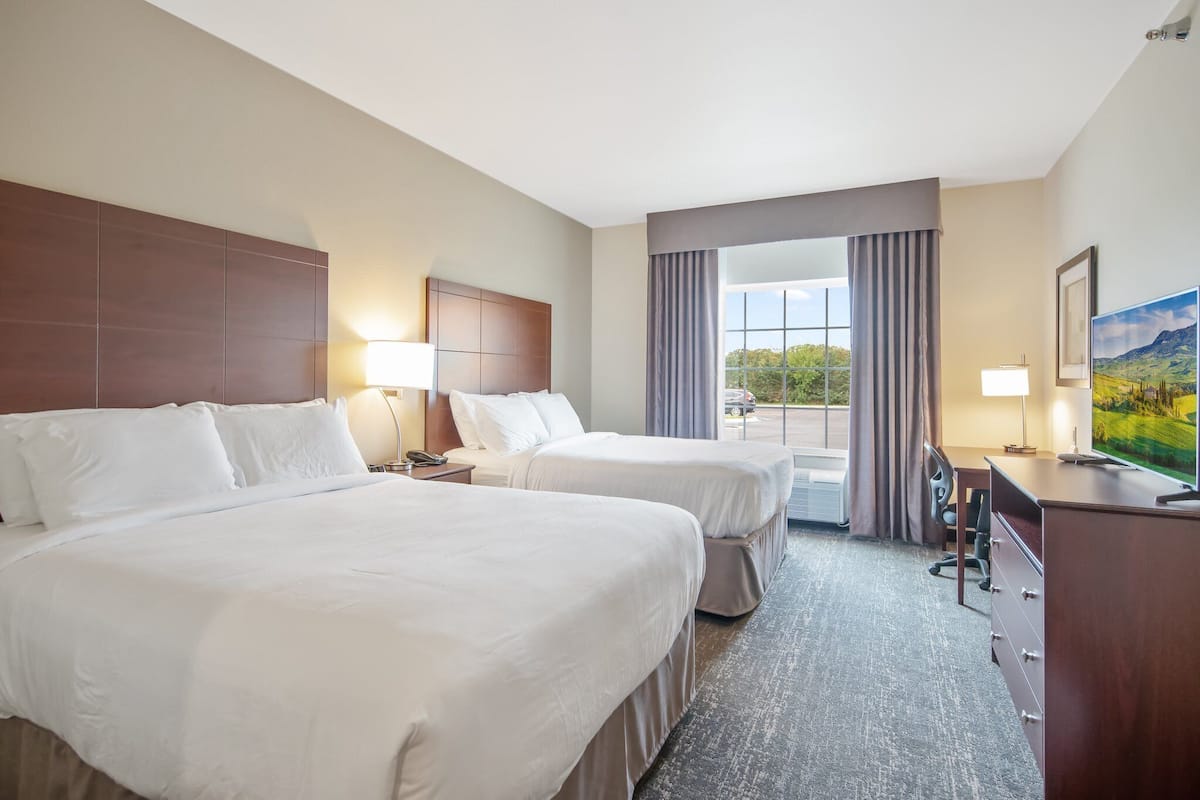 1 bedroom, premium bedding, pillowtop beds, in-room safe