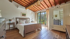 1 bedroom, internet, bed sheets