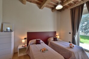 8 Schlafzimmer, Internetzugang, Bettwäsche