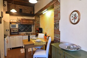 Coffee/tea maker, fridge, oven, stovetop - Val di Prulli, Cavriglia, Arezzo and Cortona (Cavriglia)