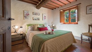4 bedrooms, Internet, bed sheets