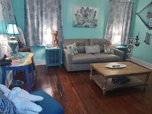 Smart TV, caminetto, lettore DVD