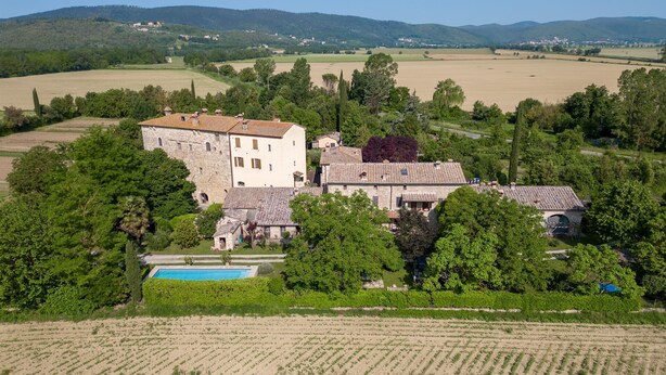 A large estate with a swimming pool, stone buildings, and expansive fields. - Limonaia, Palazzo a Merse, Sovicille, Siena and Chianti (Sovicille)