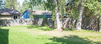 Condo w/ Pool; walk to Davis Beach, Ponderosa Park