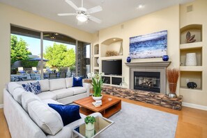 Fireplace - Avante Luxury Family Retreat (Scottsdale)