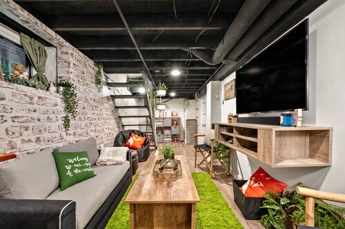 UPOUUSI! SHAW FOXIN DEN: Viihtyisä, hauska ja kaunis!