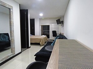 1 habitación, wifi y ropa de cama