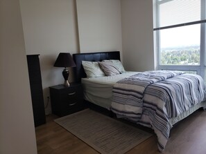 2 bedrooms, iron/ironing board, free WiFi