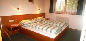 1 bedroom, desk, WiFi, bed sheets - Chalet Sonnblick - Apartment III (Außerrotte)