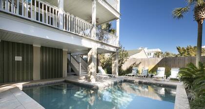 OCEAN VIEWS / Sleeps 12 / ATTITUDE ADJUSTMENT / ROOFTOP DECK / HEATABLE POOL
