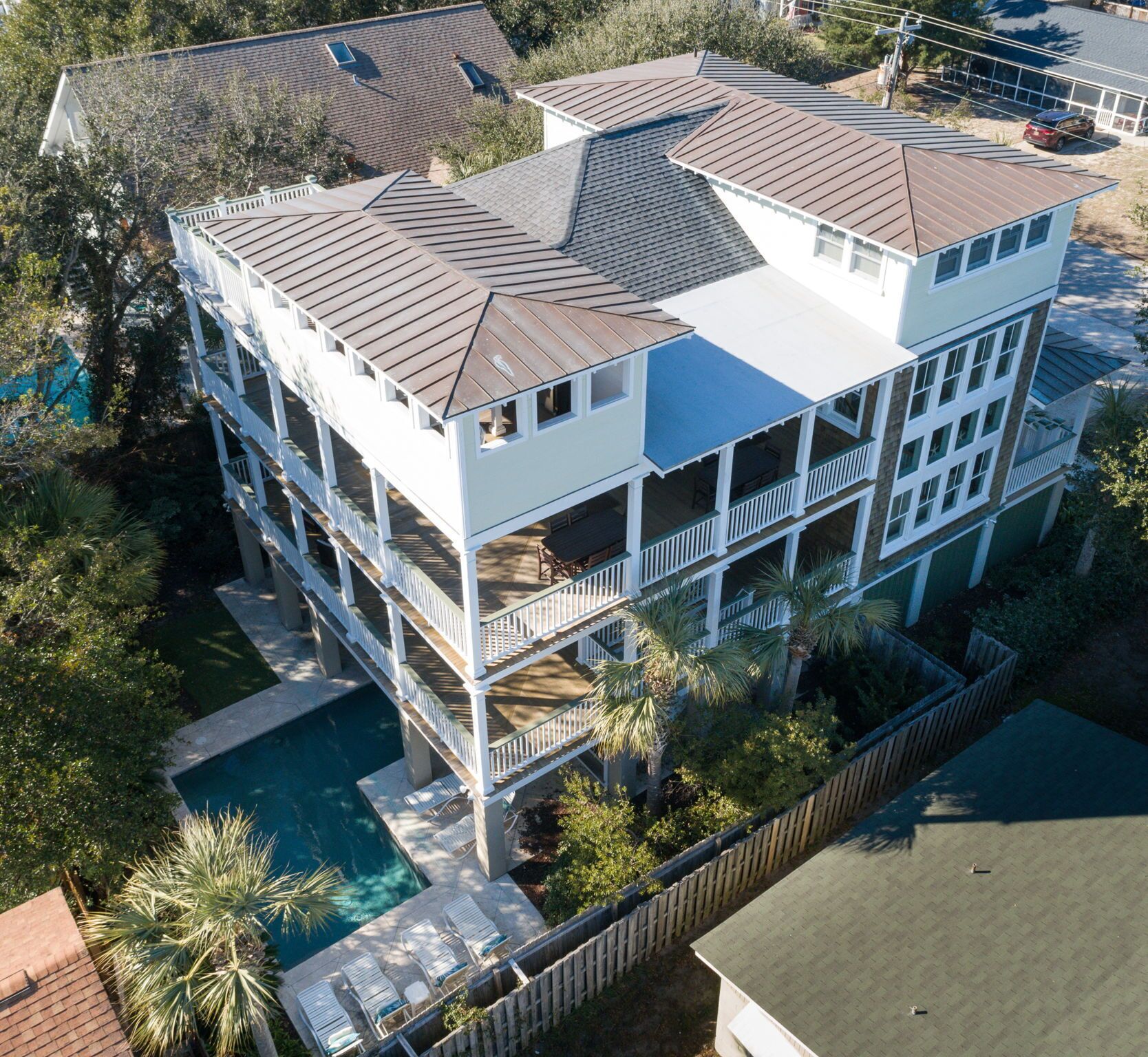 OCEAN VIEWS / ATTITUDE ADJUSTMENT / ROOFTOP DECK / HEATABLE POOL