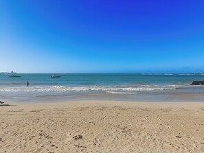 Sur la plage, serviettes de plage